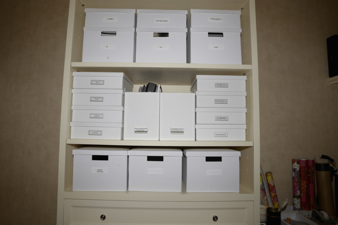 organized bookshelf supporting the later section about shelf stability, room size, and scope boundaries