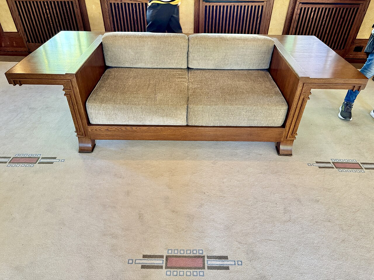 living room layout and entry direction check